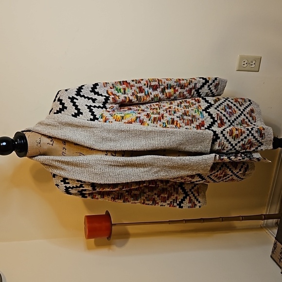 New Directions Aztec pattern long open cardigan size Medium - Picture 1 of 9